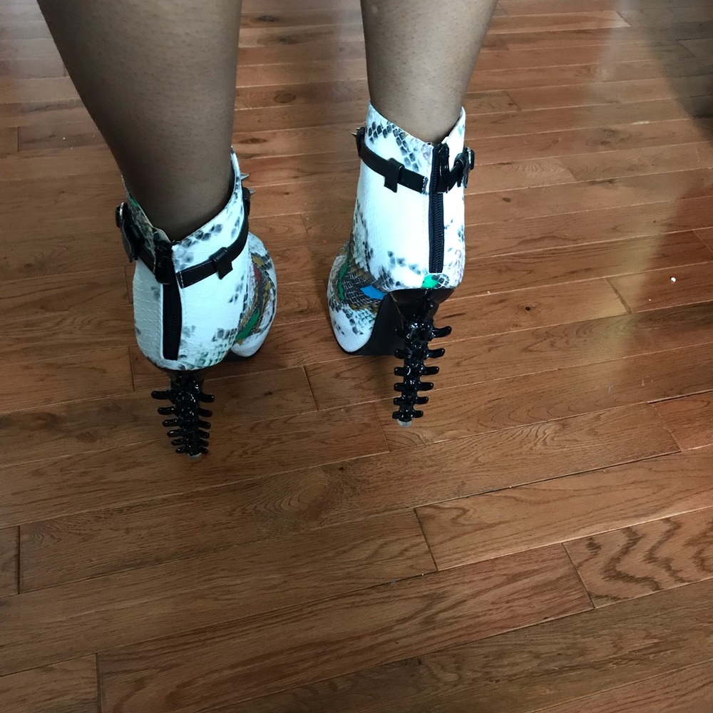 shoes - Picture 4 of 6